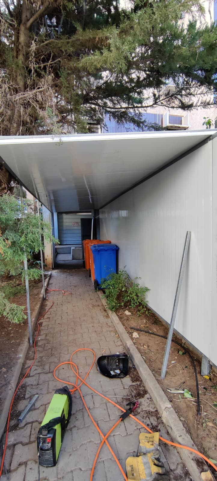 גידור אתר בניה עירוני